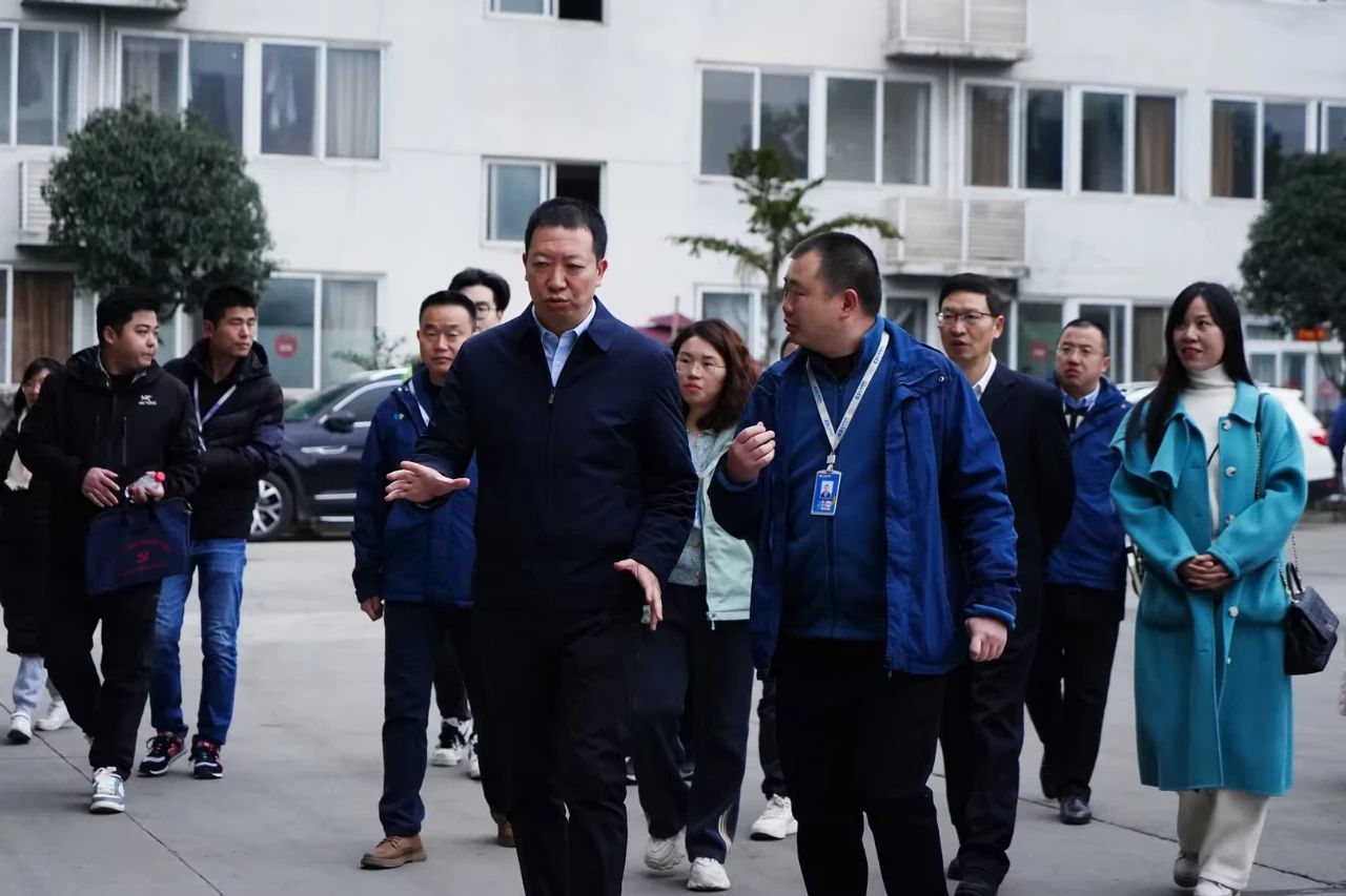 四川省司法廳領導調研藍海，并召開中小企業權益保障座談會(圖1)