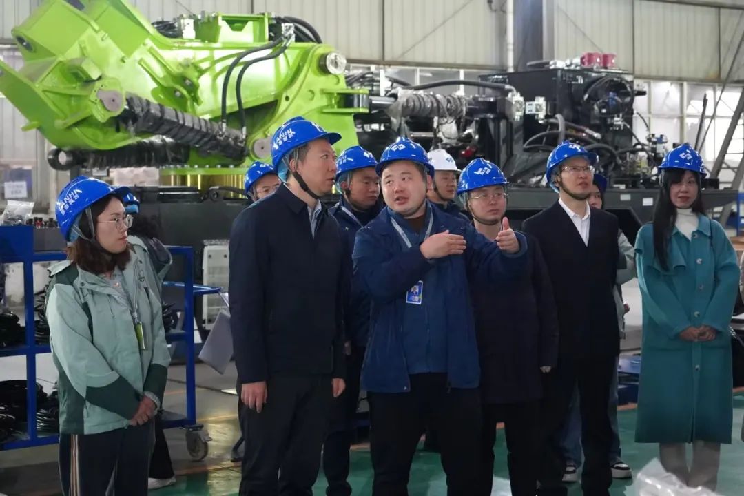 四川省司法廳領導調研藍海，并召開中小企業權益保障座談會(圖2)