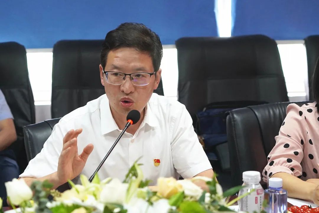 李光明書記調研藍海智裝,推動黨建與業務融合發展(圖3) 李光明書記調研藍海智裝,推動黨建與業務融合發展(圖3)