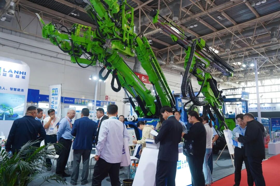 【BICES 2025現場回顧】藍海智能圓滿收官第十七屆北京工程機械展(圖2)